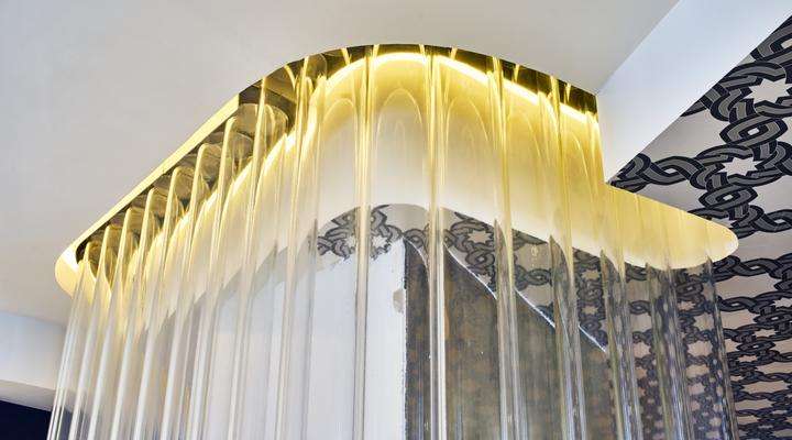 Series of SCHOTT glass tubes used as an artistic installation