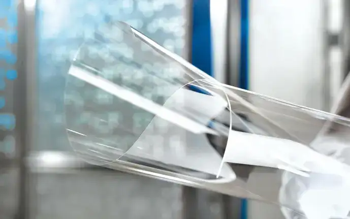 Sheet of SCHOTT AF 32® eco glass bent into an S-shape