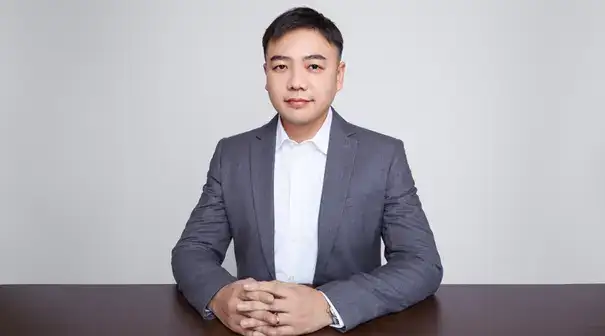 Min Deng - Sales Manager